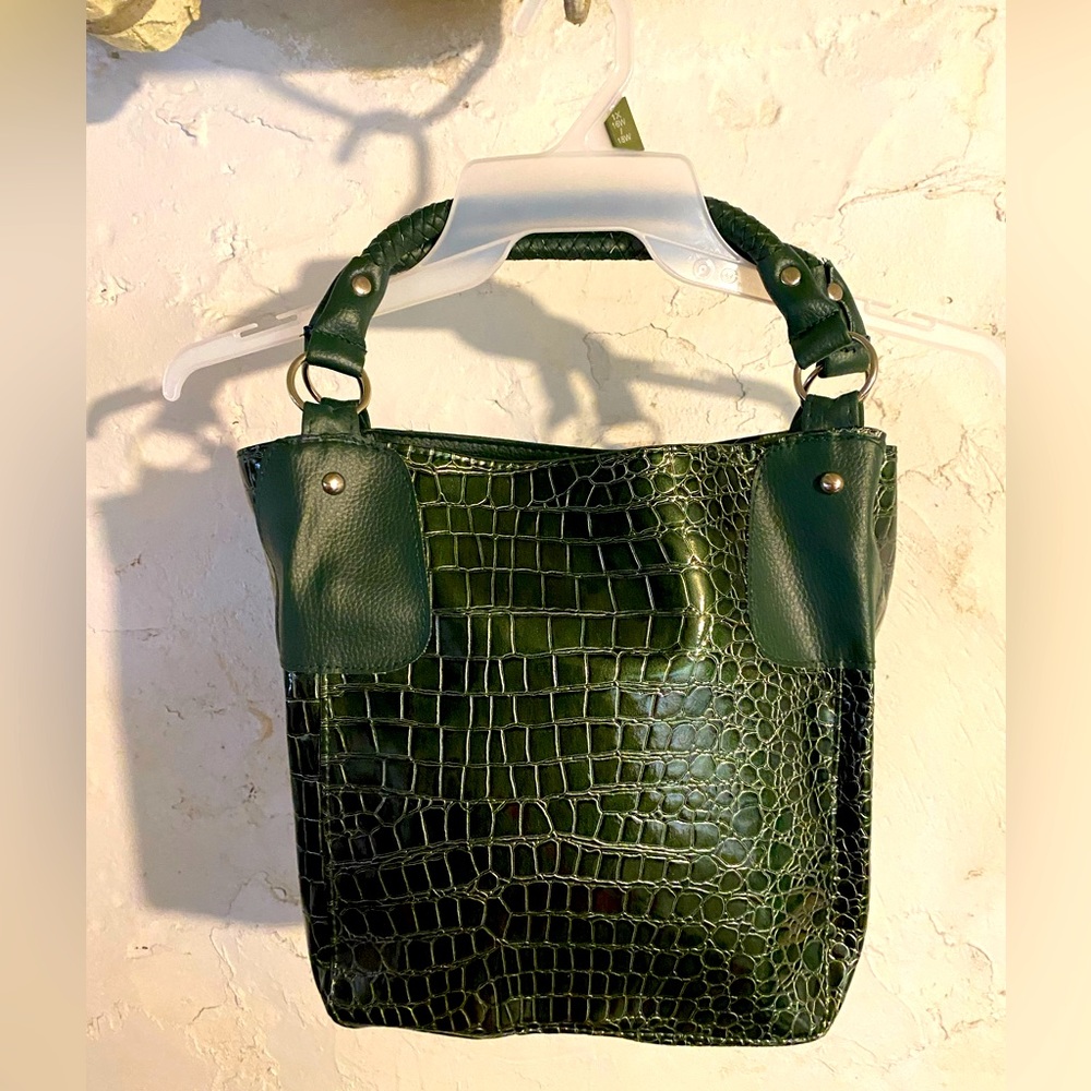 Alligator skin pattern shoulder bag